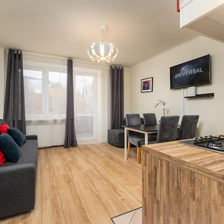 Dabrowskiego By Your Freedom Apartment *