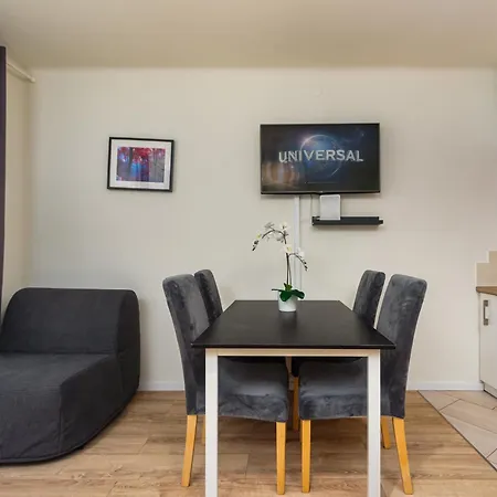 Dabrowskiego By Your Freedom * ורשה